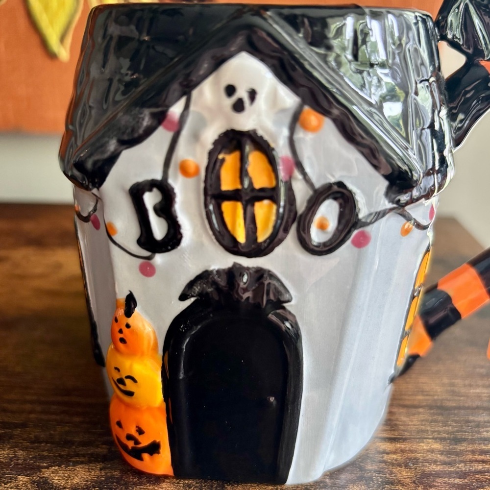 Halloween| Boutique Fall Handmade Ceramic Haunted House Boo! Mug Brand NEW! - Picture 7 of 7